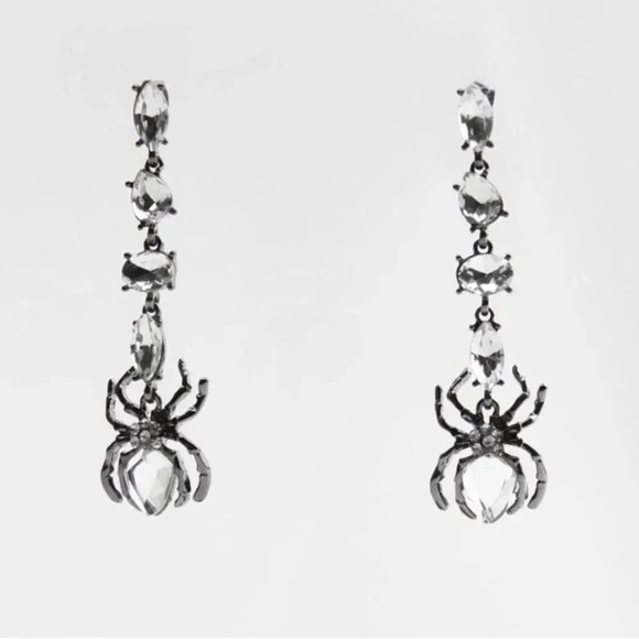 Gothic Spider Crystal Earrings - Picture 5 of 9